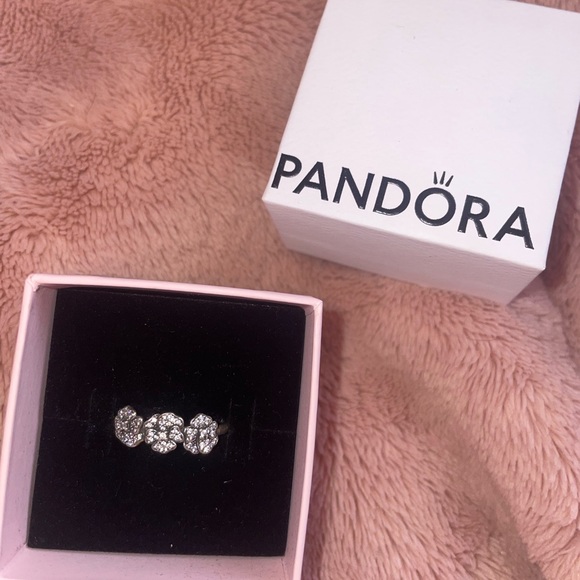 Triple pansy flower ring 💍 - Picture 1 of 2
